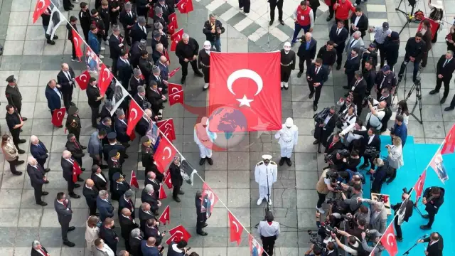 19 May Samsunda coşğu: Bayraq Təslim Mərasimi