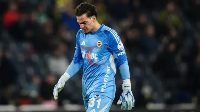 Fenerbahçe'nin Gözü PSG'nin Genç Kalecisi Lucas Chevalier'de