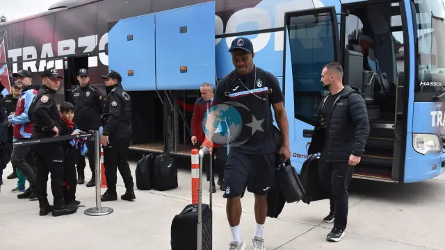 Trabzonspor, Kupa Finali İçin Antalya'ya Uçtu: İki Eksik Var