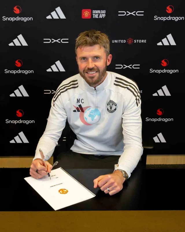 Manchester United, Michael Carrick ile 2 Yıl Daha Devam Ediyor