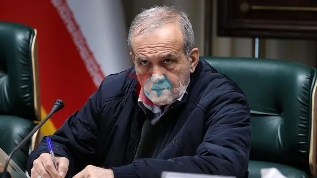 Pezeşkiyan'dan Medya Üzerine Eleştiri: Sosyal Medyanın Gücü