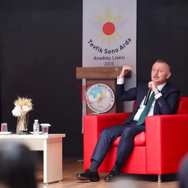 Başkan Büyükakın'dan Öğrencilere Gelecek Vizyonu Tavsiyeleri
