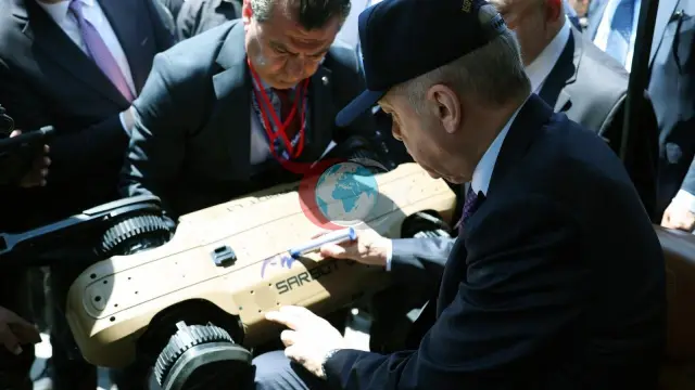 Prezident Erdogan SARBOT L1-i gözden geçirdi: Içerki goranyş tehnologiýalary barha güýçlenýär