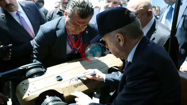 Ərdoğan EFES 2026 Təlimində SARBOT L1-i araşdırdı