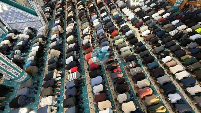 Osmaniýe baýramynda namaz okamak höwesi: Metjitler dolduryldy, teswirnama dynç alyş boldy