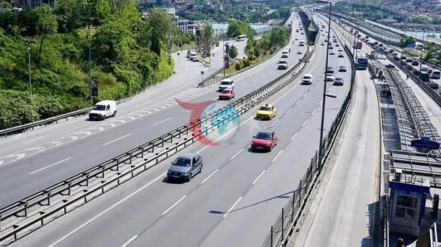 İstanbul'da Bayramın İlk Günü Trafik Yoğunluğu %36'ya Ulaştı