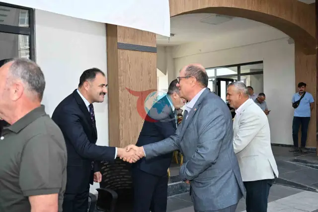Demirçidäki reňkli dynç alyş: Höwesjeň gatnaşmak we gezelençler