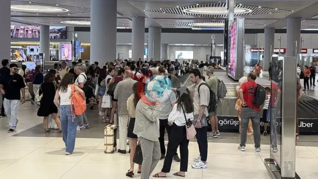 İstanbul Havalimanı'nda Yeni Yolcu ve Uçuş Rekoru Bekleniyor