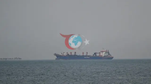 İran'dan Hürmüz Boğazı'nda Güvenlik Uyarısı: İzin Şart