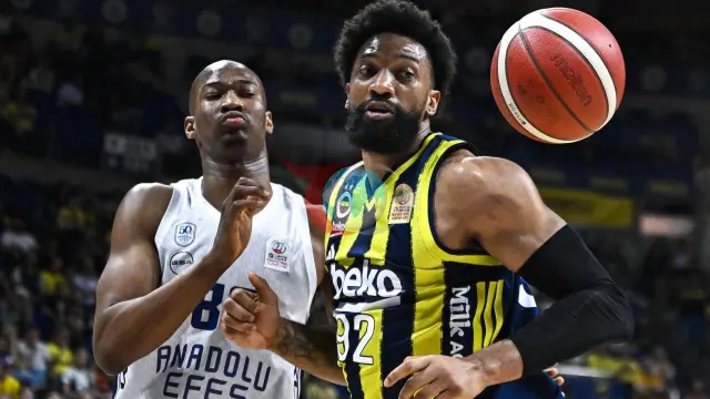 Fənərbaxçanın nəfəs kəsən dönüşü: Efes üzərində qələbə