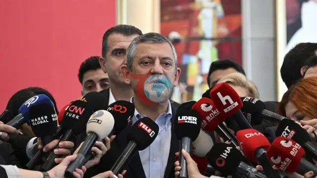 O'zg'ur O'zelning yangi partiya harakati: Mustaqillik partiyasi yo'lda