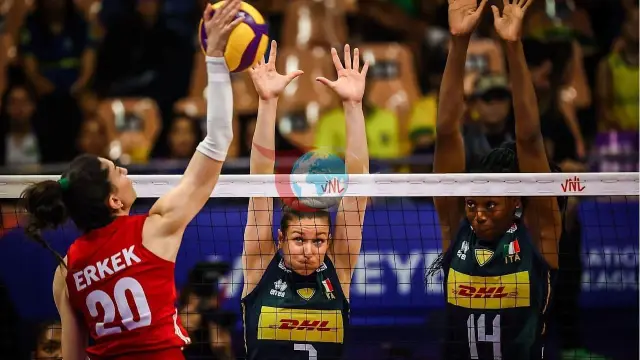 Türkiye, İtalya'ya 3-1 Yenildi: Filenin Sultanları Zorlu Mücadelede