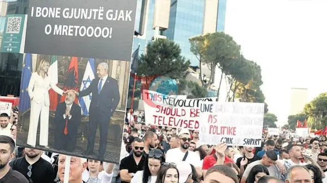 Arnavutluk'ta Çevre Protestoları: Lüks Projeye Tepki Çığ Gibi Büyüyor