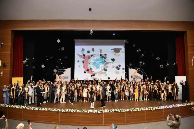Başiskele'de Genç Bilim İnsanları Mezun Oldu
