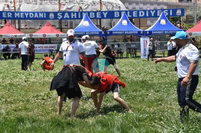 Şahinbey'de Aba Güreşi Şampiyonası Coşkusu