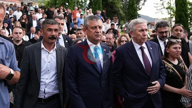 Özgür Özel ve Mansur Yavaş, Ferdi Zeyrek İçin Anma Törenine Katıldı