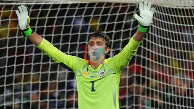 Muslera, Uruguay'da Tarih Yazdı: Dünya Kupası Rekoru