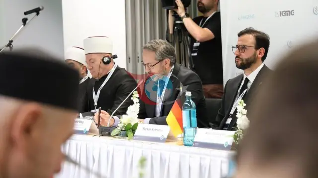 Köln'de Müslüman Topluluklar Uluslararası Konferansında Buluştu