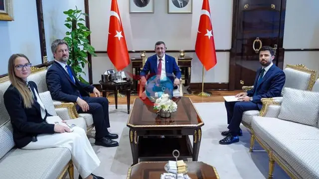 Vitse-prezident Yılmaz Macarıstan səfiri Matis ilə vidalaşdı