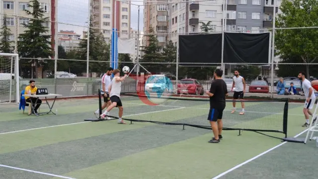 Konya'da Ayak Tenisi Heyecanı: Büyükşehir'den Turnuva