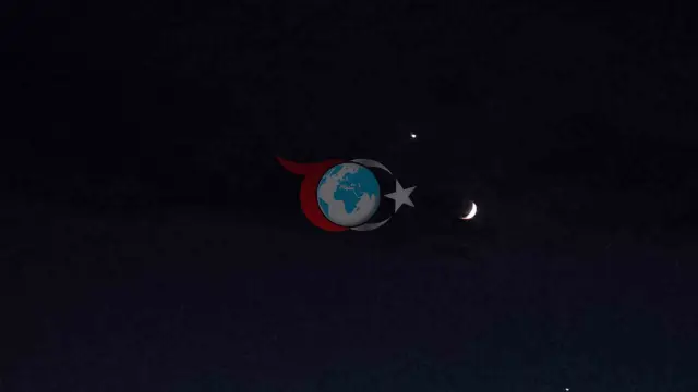Adilcevaz'da Ay ve Yıldızın Büyüleyici Buluşması