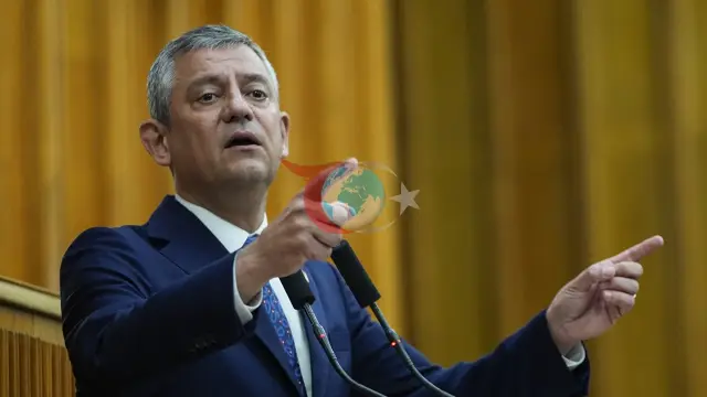 Özgür Özel'den Yeni Parti Hamlesi: CHP'de Kurultay Belirsizliği
