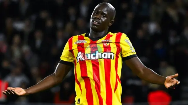 Fenerbahçe'nin Yeni Hedefi: Malang Sarr'ın Menajeri İstanbul'da