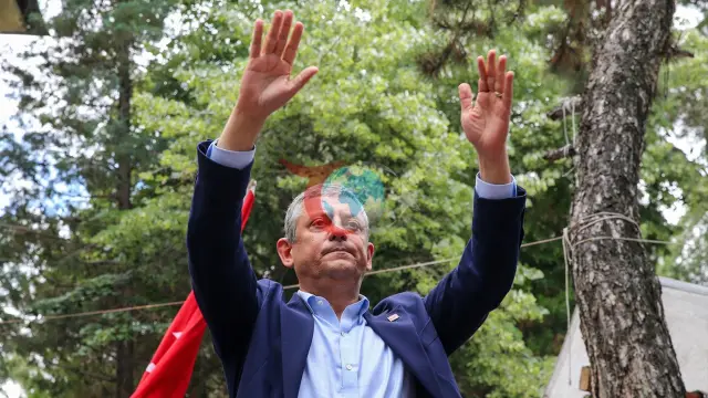 CHP'de Kurultay Tartışmaları: Özgür Özel'den Yeni Adım