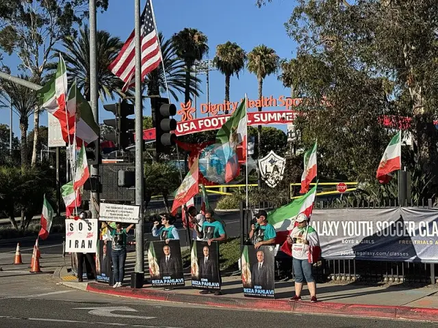İran Milli Takımı, Los Angeles'ta Protestolarla Karşılaştı