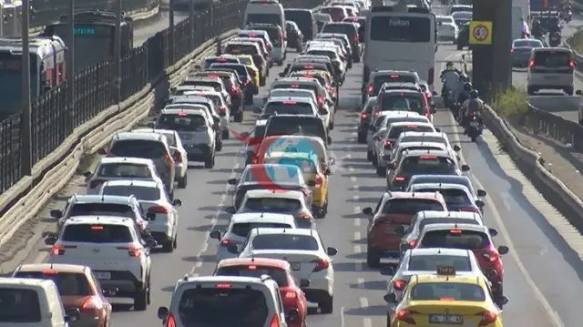 İstanbul'un İlk İş Günü Trafik Çilesi: Yoğunluk Ne Durumda?