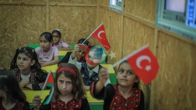 İHH Gazze'de İkinci Sahra Okulunu Hizmete Açtı