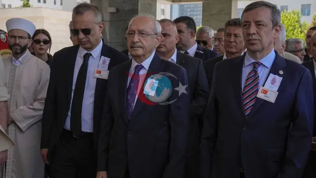 Kılıçdaroğlu, Türeli'nin Cenaze Törenine Katıldı