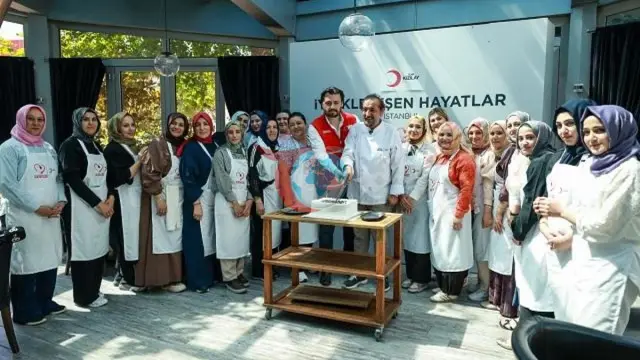 İstanbulda zəlzələ qurbanları üçün kulinariya təlimi