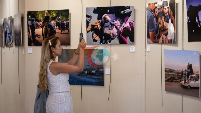 Köç və Ümid Fotoqrafiya Sərgisi Sənətsevərlərlə Görüşdü