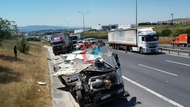Büyükçekmece'de Zəncirvari Trafik Qəzası: Bir Millət vəkili də Var idi