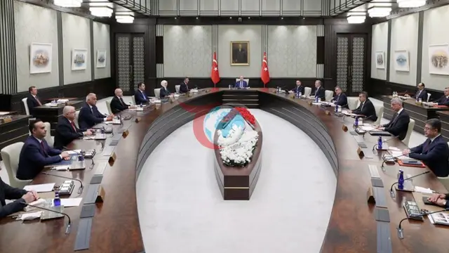 Vazirlar Mahkamasidagi o'zgarishlar signali: 3 dan 5 gacha vazir lavozimidan ozod etilishi mumkin