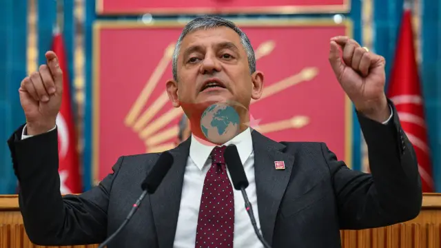 O'zg'ur O'zelning ambitsiyali bayonoti: CHP uchun muqobil yo'l qidiring