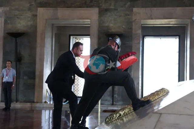 Çivril Heyeti, Anıtkabir'de Atatürk'ü Anarken