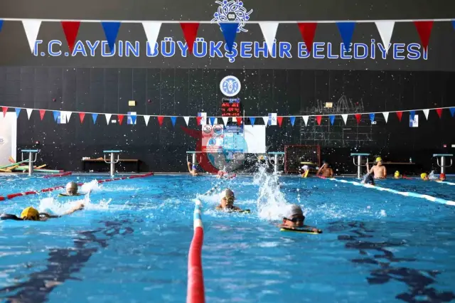 Aydın'da Yaz Boyunca Güvenli Yüzme Eğitimi: Büyükşehir'in Kurslarına Yoğun İlgi