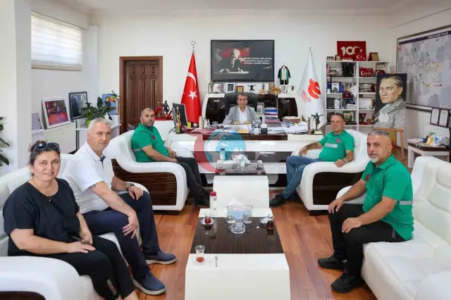 Efeler'de Facianın Eşiğinden Dönen Anne ve Çocuklarını Kurtaran Kahramanlara Anlamlı Ödül