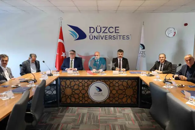 Düzce Üniversitesi Danışma Kurulu İlk Toplantısını Gerçekleştirdi: Üniversite-Sanayi İş Birliğinde Yeni Dönem