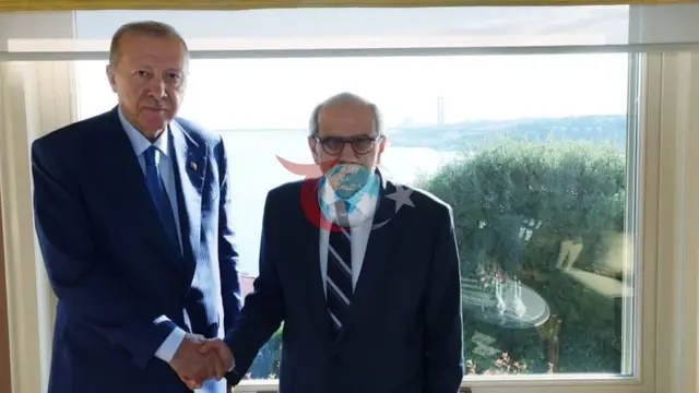Prezident Erdog'andan Livan Bosh vaziri Salomga tarixiy jest: Usmonli o'rinbosari bobodan meros sovg'a