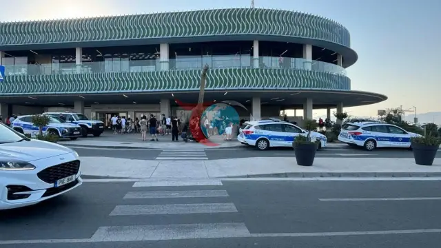Güney Kıbrıs'ta Bomba Alarmı: Lefkoşa'da Alışveriş Merkezi ve Kamu Binaları Boşaltıldı