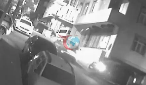 Стамбулдун Күчүкчекмеже шаарындагы Маганда үрөйү учкан унаадан ок чыгарган 3 шектүү кармалды.