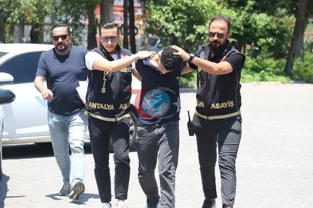 Antalya'da Dehşet: 'İçlerine Şeytan Girdi' Diyerek İki Ablasını Boğmaya Çalıştı!