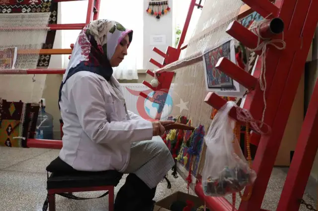 Türkmən gəlinlərinin səssiz qışqırıqları: 120 illik toxunmuş yun tarixi