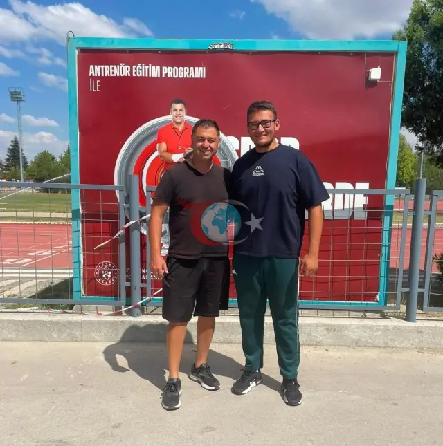 Eskişehirli Milli Atlet Mehmet Efe Gür İtalya Yolcusu: Hedef U18 Avrupa Şampiyonası