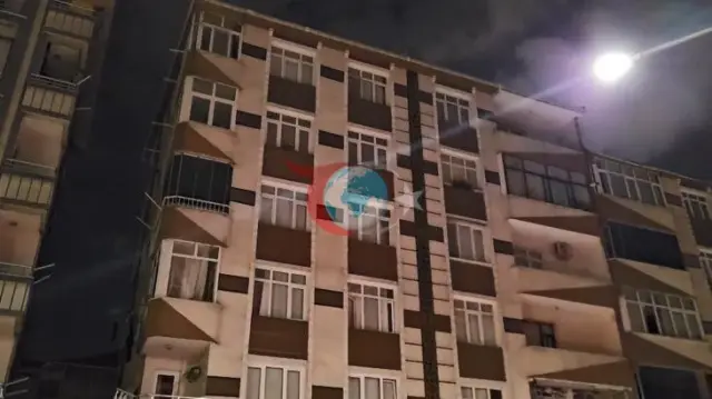 Bahçelievler'de Temel Kazısı Alarmı: Kolonlarından Ses Gelen 6 Katlı Bina Boşaltıldı