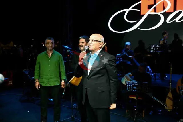 Malatya’da Kayısı Festivali Coşkusu: Ender Balkır Türküleriyle Geceye Damga Vurdu