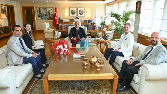 Bakan Ersoy'dan Bolşoy'da Tarih Yazan Nilay Tahiroğlu ve Tan Sağtürk'e Tebrik